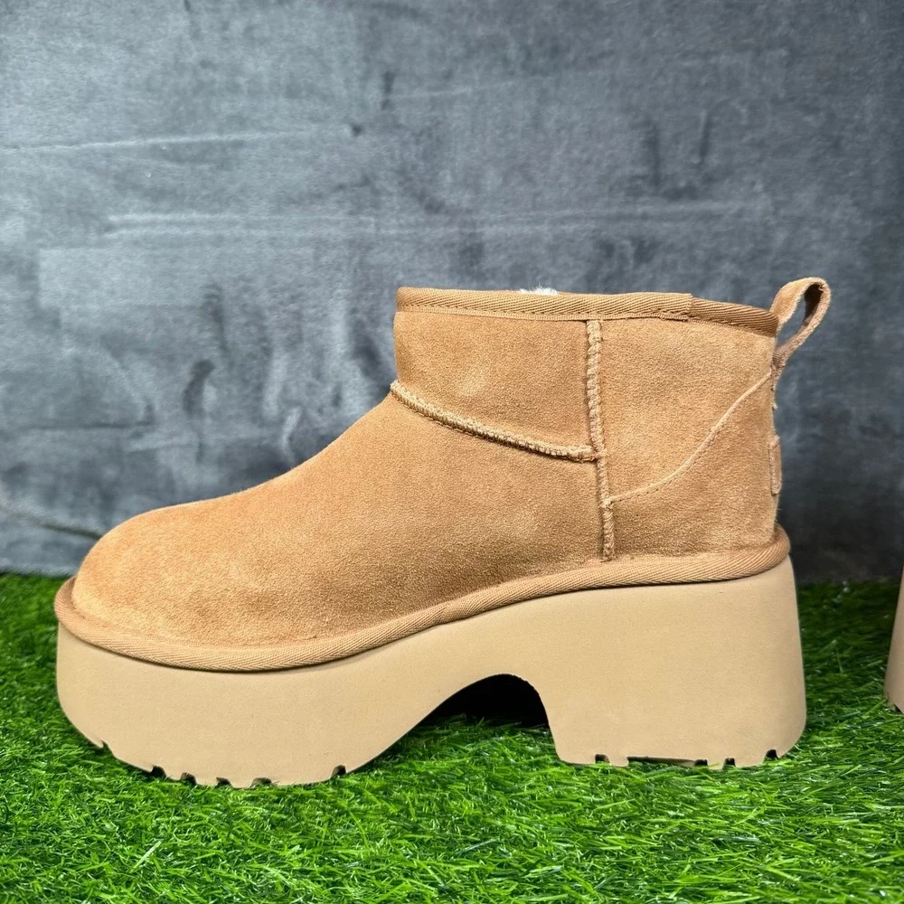 UGG Classic Ultra Mini Platform Boots Womens Size 9 Chestnut Suede